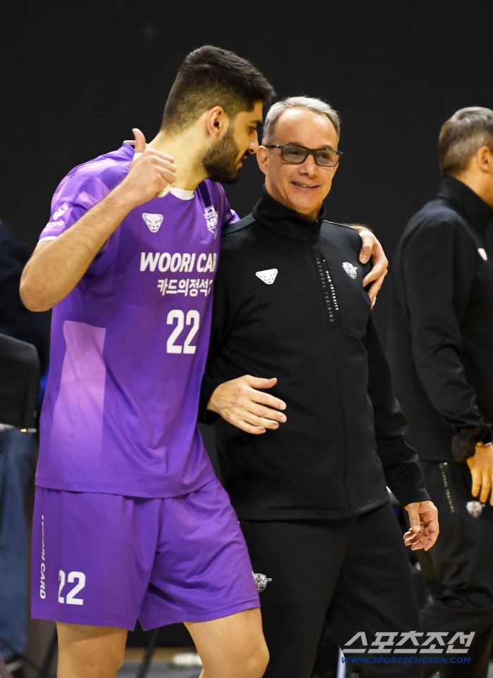  Coach Alimauricio Paes won