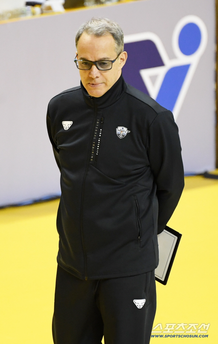  Director Mauricio Paes summarizes his thoughts