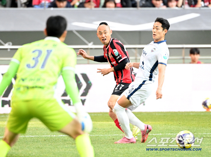  Moon Sunmin, a sharp pass in front of the goal