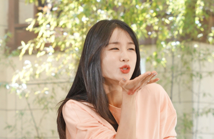 Who kissed me? Ahn Eun-jin, over-immersed in variety shows X Brain (Running Man)