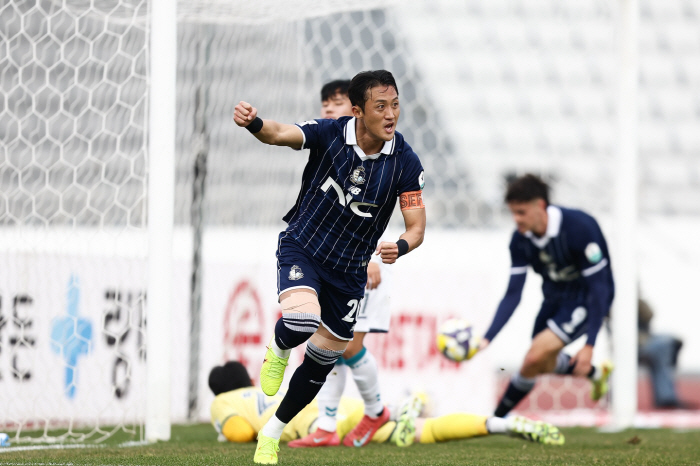 E-Land, the most goals scored by the club, confirmed to advance to the PO for two consecutive seasons with 60 wins against Ansan 