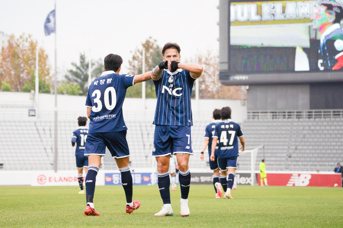 E-Land, the most goals scored by the club, confirmed to advance to the PO for two consecutive seasons with 60 wins against Ansan 