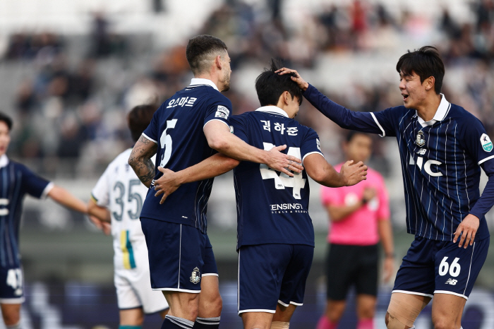 E-Land, the most goals scored by the club, confirmed to advance to the PO for two consecutive seasons with 60 wins against Ansan 