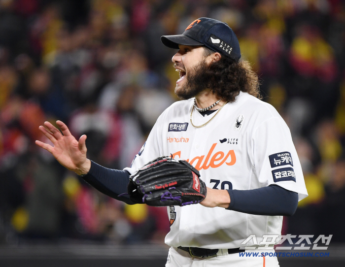 I haven't even finished my ML contract yet, are you sure you're going to play in WBC? Hanwha's super ace, love call. It's a wild ride