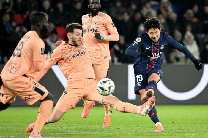 It's a national treasure! Now, Lee Kang-in, the confident PSG core, is the first goal of the league in the 2025-2026 season  home fans are enthusiastic