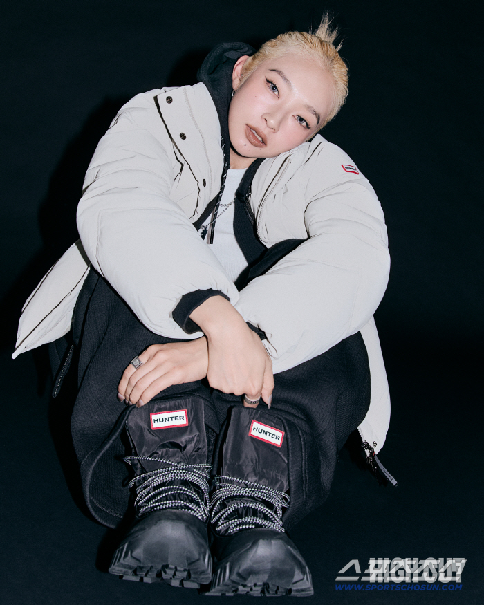 Kyoka Reveals High Cut Magazine and Winter Pictorial Ahead of MAMA