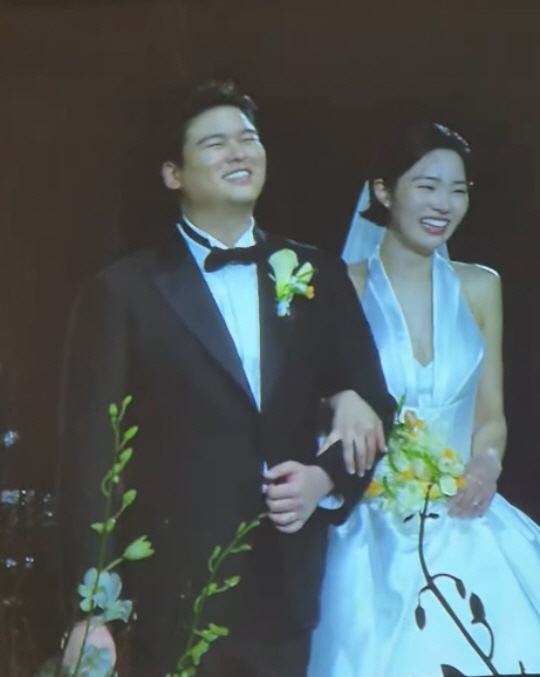 Lee Jang-woo ♥ Cho Hye-won's wedding..Nervous officiating Jeon Hyun-moo and Social 84 captured → Cousin-type joy celebration singing