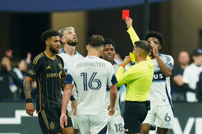  02 → 22 → Son Heung-min misses PK of tears, fails to finish despite multi-goal one-man show → Season is over...LA FC lost 34 games to Vancouver → Mueller's smile