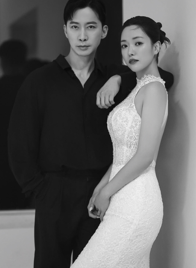 A new actor couple in the entertainment industry..'Omg 2' Lee Woon-san ♥ Han Seo is getting married today (23rd)