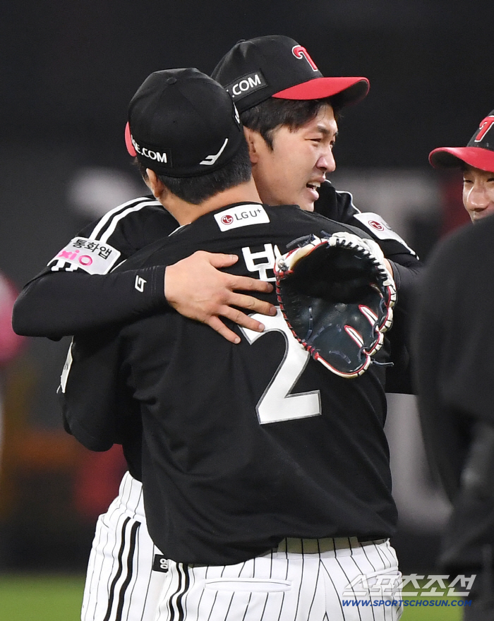 The reason why Park Hae-min left LG with a small amount of money that was hard to refuse that day. My wife told me to watch baseball for a long time