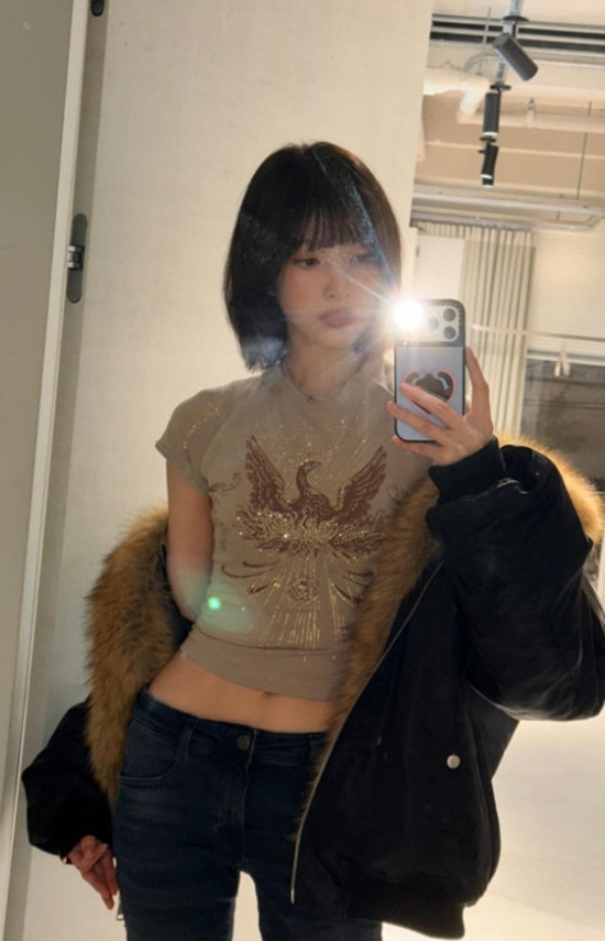 Red Velvet Joy, what's wrong with your back? 'Zero Flab' update selfie revealed 
