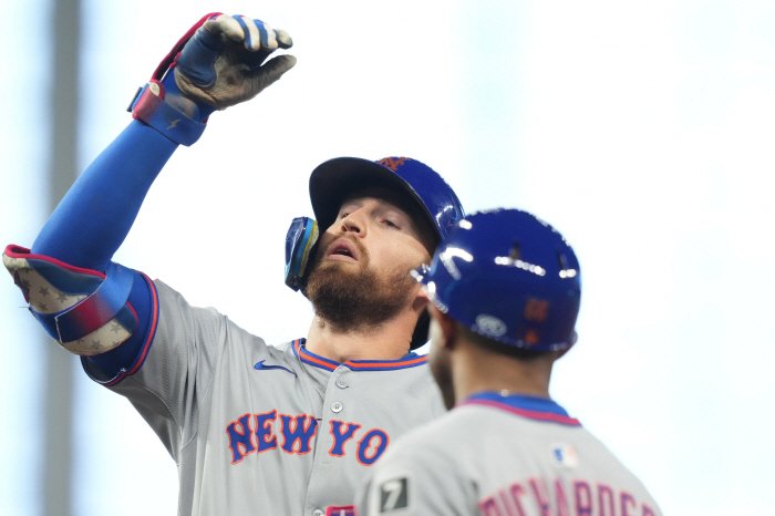 All-time break-up trade → I've dug my heart out! I can't believe I'm a ten-year, one-club man