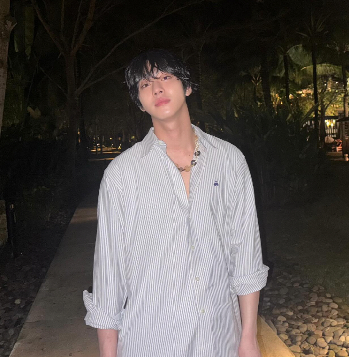 Byeon Wooseok Holds Slight Edge as Ahn Hyo-seop Pushes for Dramatic Comeback in Blue Dragon Vote