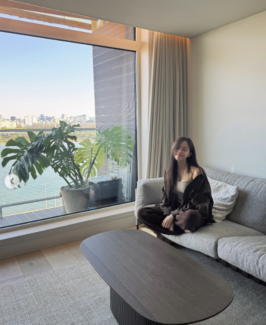 Hyomin, after getting married, the separation is over♥S University Financial Man and Billions of Hangang View Newlywed House