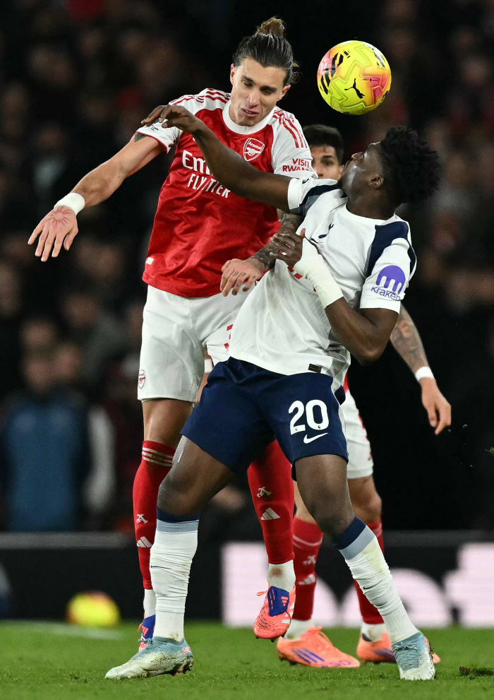 I can't watch it anymore! Fans left one after another...I'm so sorry. North London derby complete defeat → Another lowest EPL record, Frank finally apologizes