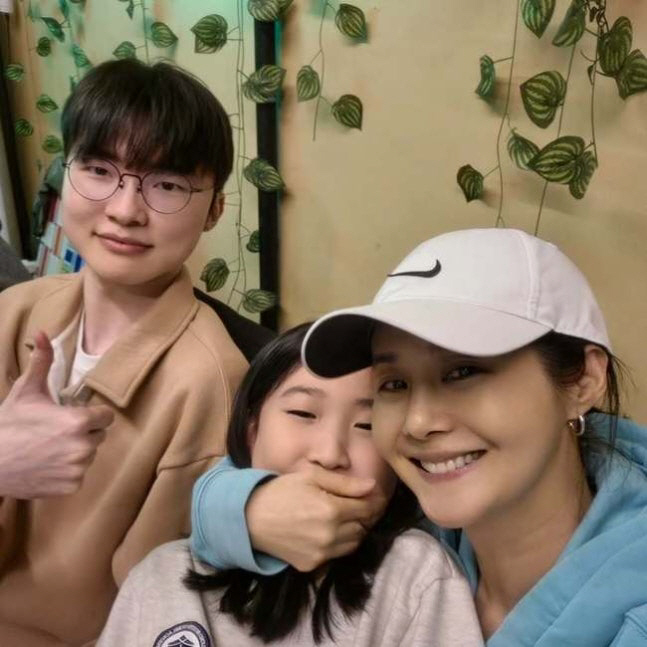 'Im Yo-hwan ♥' Kim Ga-yeon and Faker are ecstatic to see what Sang-hyuk is like.'