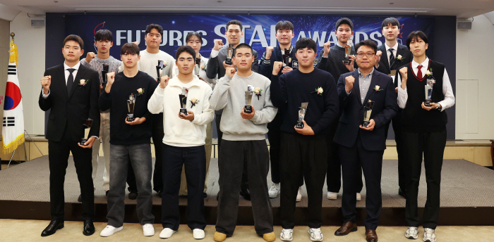 Kim Min-joon Grand Prize, Oh Jae-won Star Award (2025 Futures Star Award) for failing to yield to the rival consciousness of Ha Hyun-seung and Um Jun-sang, the top high school student like Kang Jung-ho and Choo Shin-soo