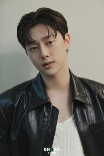 Kwon Hyun-bin Enlists in the Marine Corps With a Heartfelt Message to Fans
