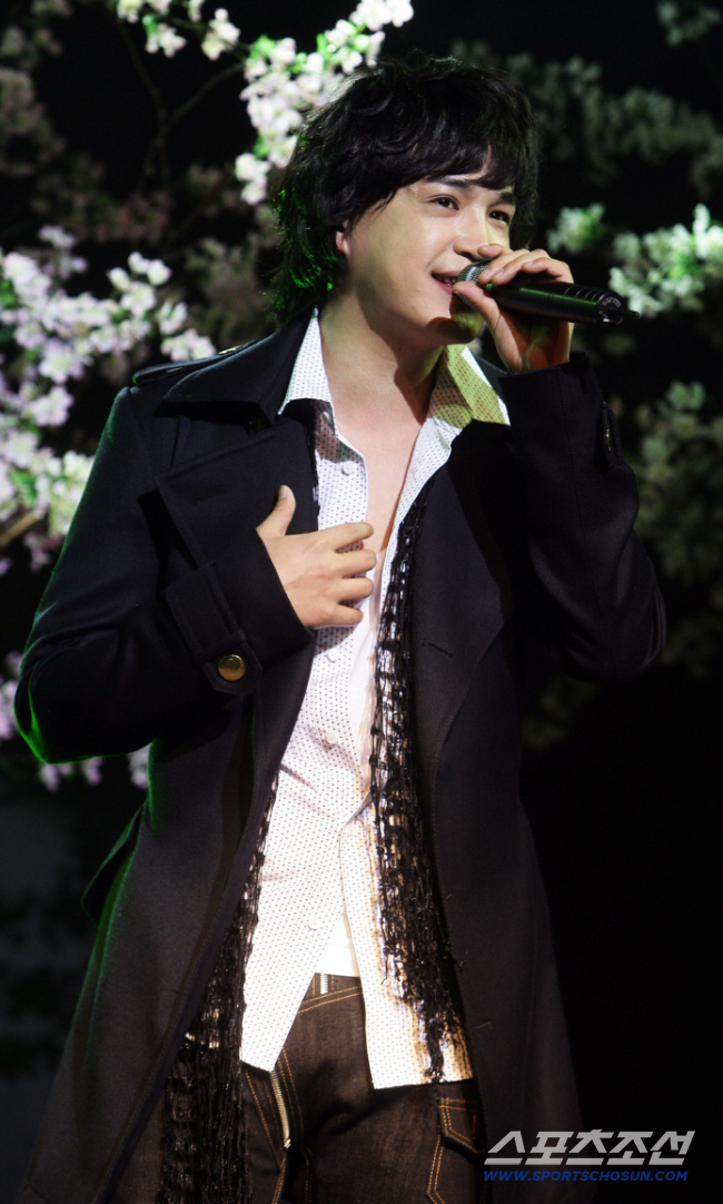 Lee Su, Lin, and 4 months after their divorce, I got good news...a fresh start on Christmas Eve