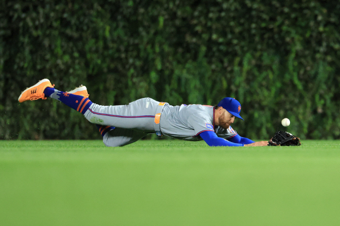 Mets, who failed to PS after spending 624.3 billion won, abandoned franchise star outfielder and recruited GG second baseman