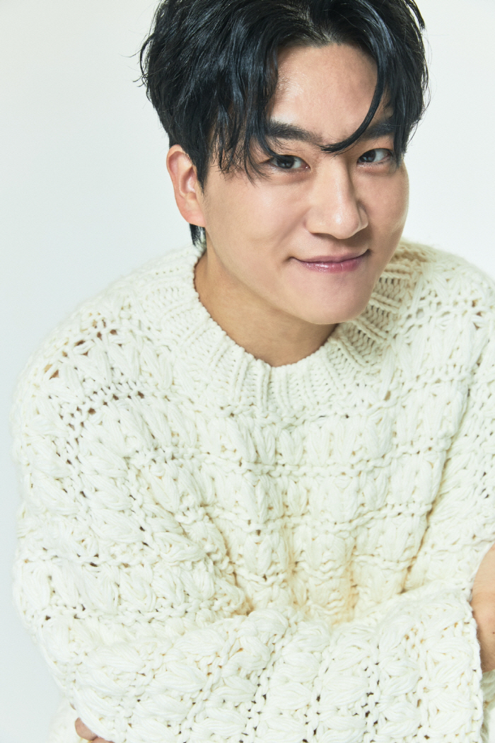 Defconn Somnam ♥ Shin Yoon-seung became a member of Shortbox and College of Music...Entered an exclusive contract for Metacomedy