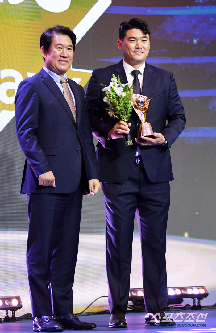  Hold award, SSG Noh Kyung is a veteran