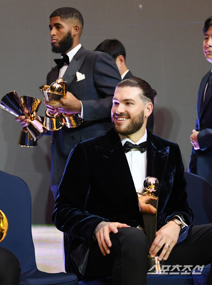  KBO MVP beats Hanwha Ponce Samsung Diaz to win