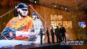  KBO MVP Hanwha Ponce Glorious Moment
