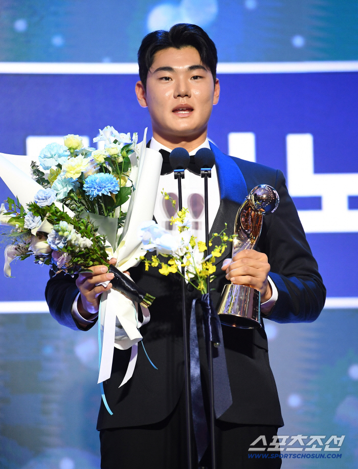  Kim Ju-won Wins Shortstop Defense Award