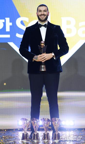  Ponce was named the 2025 KBO MVP