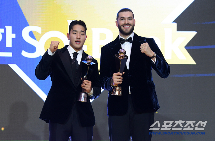  Rookie Award, MVP Ahn Hyunmin. Ponce. Happy moment