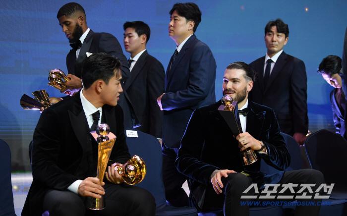  Rookie of the Year Ahn Hyun-min, MVP Ponce