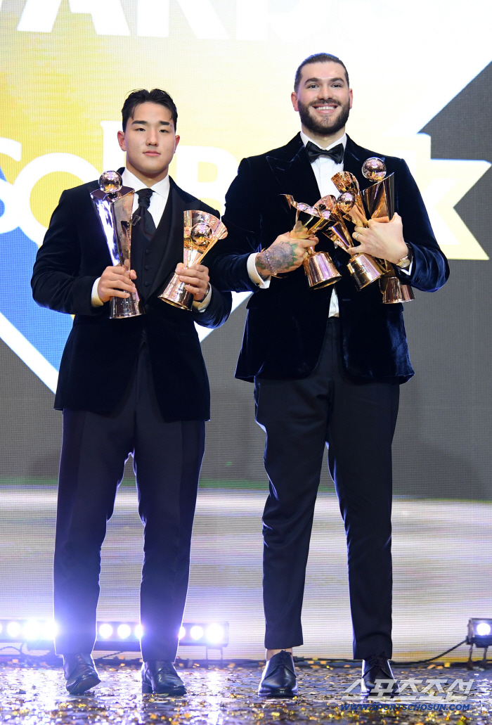  An unforgettable moment for MVP Ahn Hyun-min