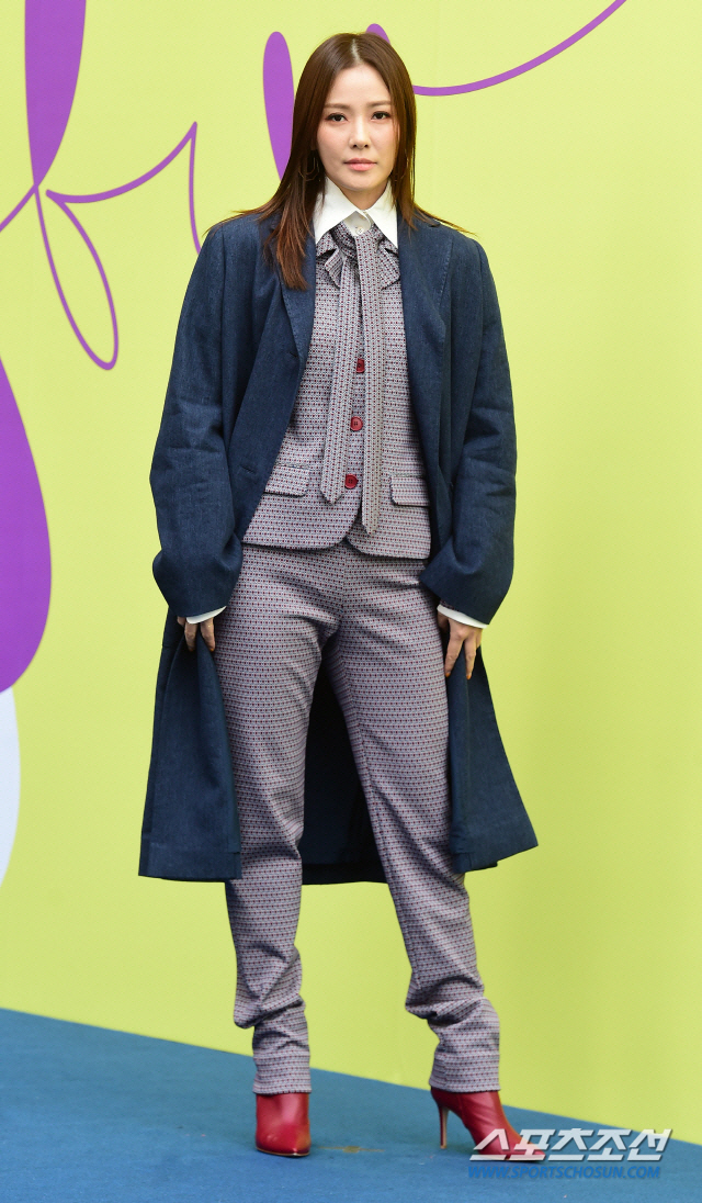 Son Tae-young's 3rd grader son's college entrance examination is much more difficult than in KoreaI can't go without studying