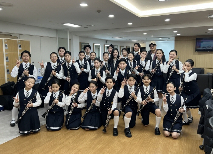Woori Financial Group, the snail of love, and the 20th regular concert performance fee for Clarinet Ensemble