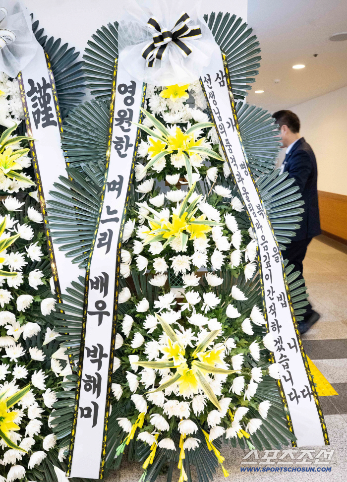  I hope you can relax there…Lee Seung-gi → Jullien Kang and Information Seok mourn the death of Lee Soon-jae
