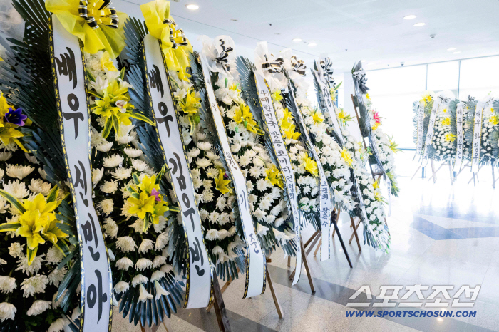  I hope you can relax there…Lee Seung-gi → Jullien Kang and Information Seok mourn the death of Lee Soon-jae