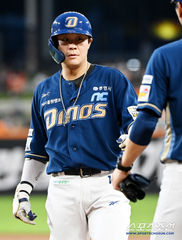  I'm sorry Samsung, which had been wanting Park Se-hyuk for a surprise trade of 4.6 billion FA, finally had it