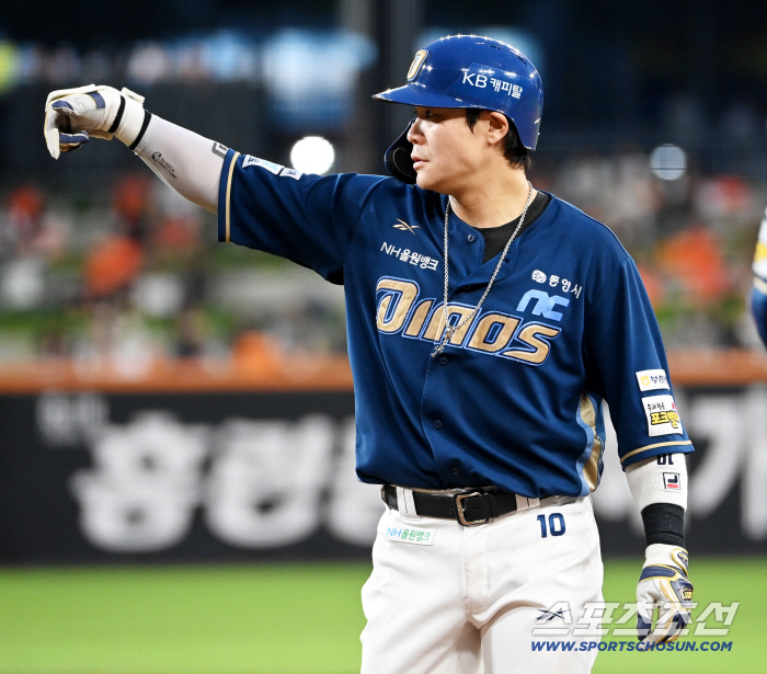  I'm sorry Samsung, which had been wanting Park Se-hyuk for a surprise trade of 4.6 billion FA, finally had it