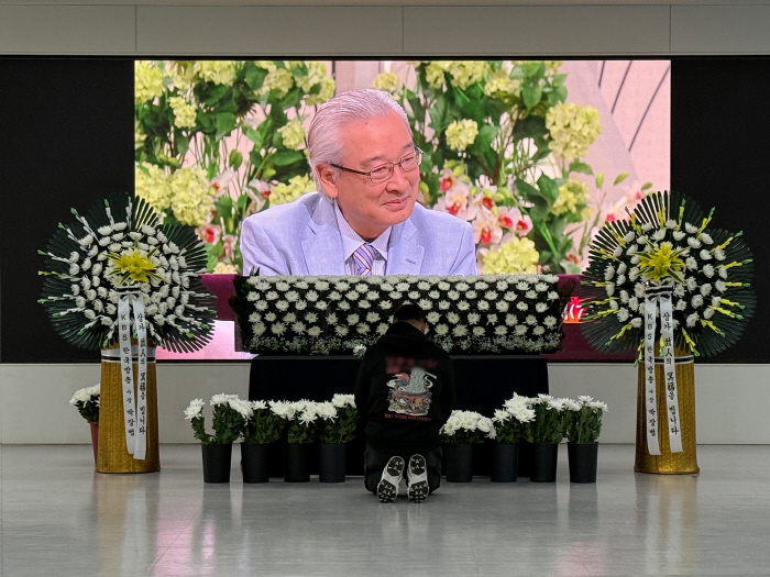 KBS prepared a memorial space for Lee Soon-jae's condolences at the main building, and actors with enhanced drama quality