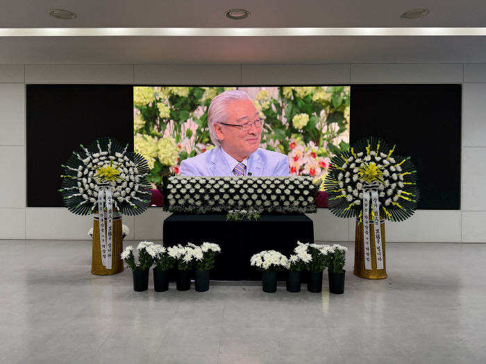 KBS prepared a memorial space for Lee Soon-jae's condolences at the main building, and actors with enhanced drama quality