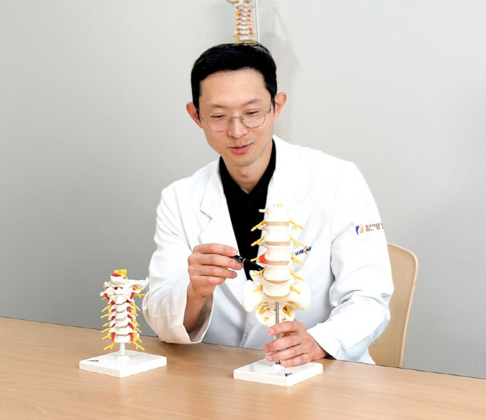 Kim Kyung-joon, director of the Center at Himchan Hospital in Busan, invited a lecture at UNOSS...Share the latest clinical experience