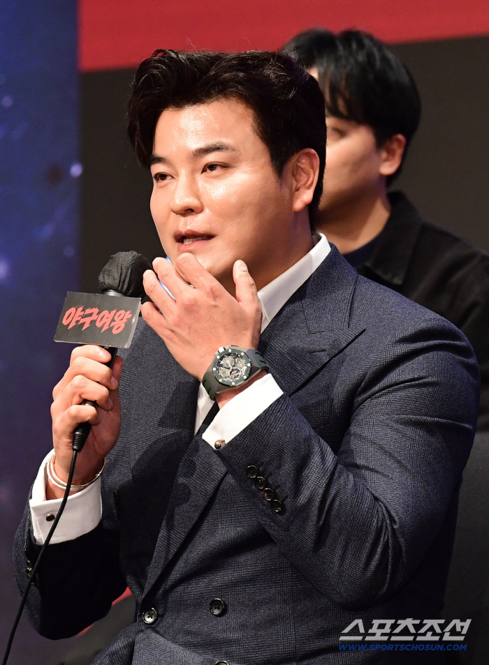MLBKBO Legend Why go to baseball variety shows? Choo Shin-soo turned amateur women's baseball team manager