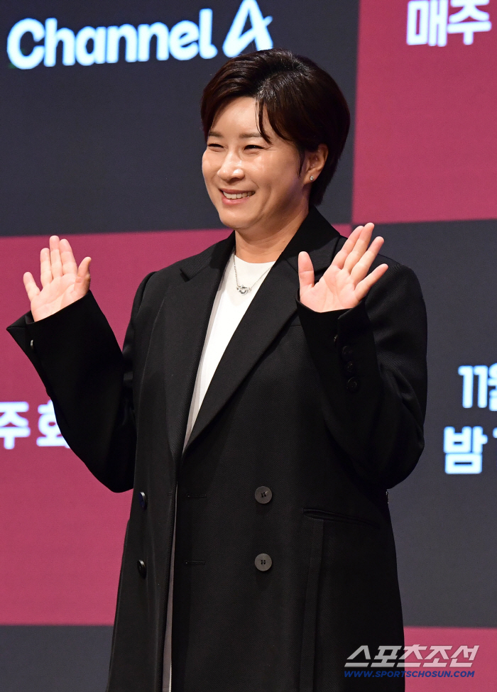 MLBKBO Legend Why go to baseball variety shows? Choo Shin-soo turned amateur women's baseball team manager