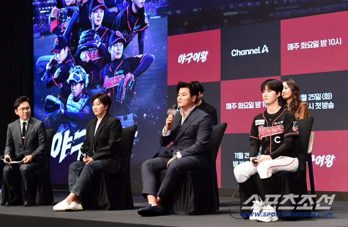 MLBKBO Legend Why go to baseball variety shows? Choo Shin-soo turned amateur women's baseball team manager