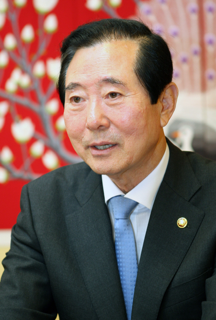  Yoo Jae-seok ♥ Na Kyung-eun, who officiated at the wedding...Ex-Rep. Byun Woong-jeon, MC of the Cheerful Sports Association, dies