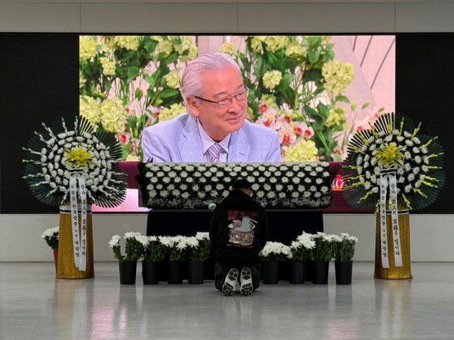 You've made a history of drama...KBS organizes special memorial service for Lee Soon-jae → space for memorial service