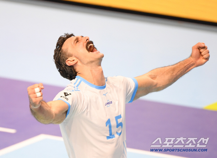  Triple Crown Russell finished the game with a serve ace