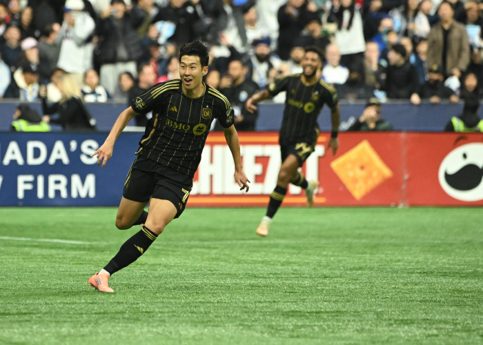 Son Heung-min almost grabbed him by the collar! A game on a lawn like this? Unacceptable criticism. The European lower leagues are better than here