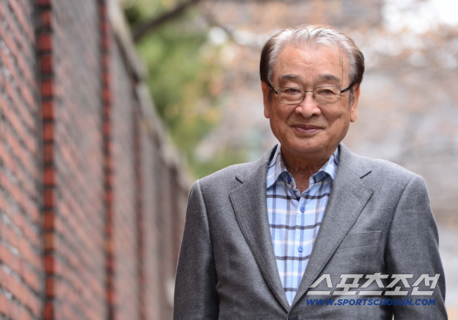 Lee Soon-jae’s Final Award Speech Gains New Meaning in Wake of His Death